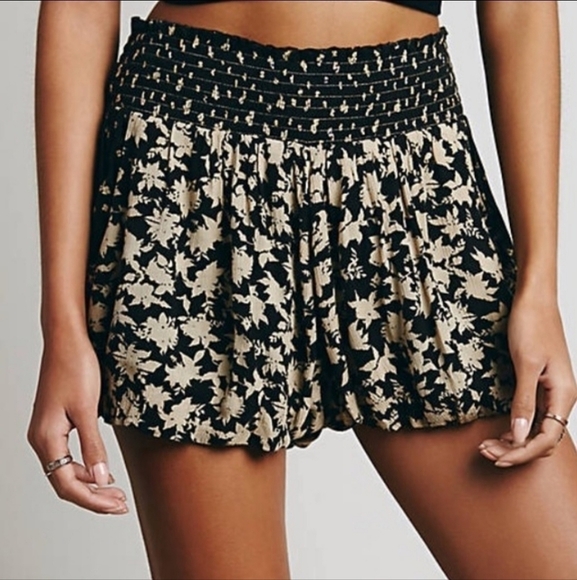 Free People smocked shorts size XS - Picture 1 of 8